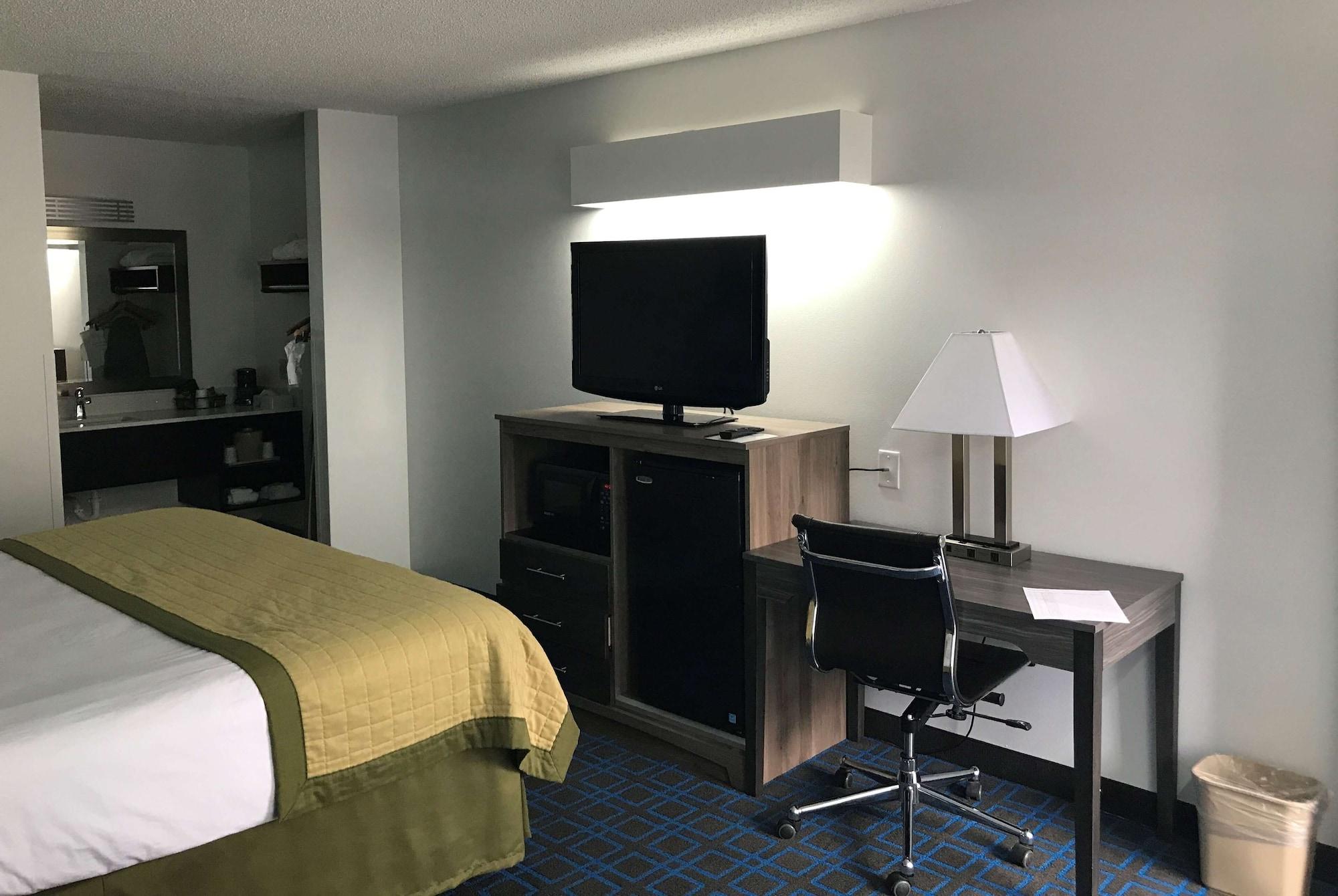 Baymont By Wyndham Anderson Clemson Hotel Екстериор снимка