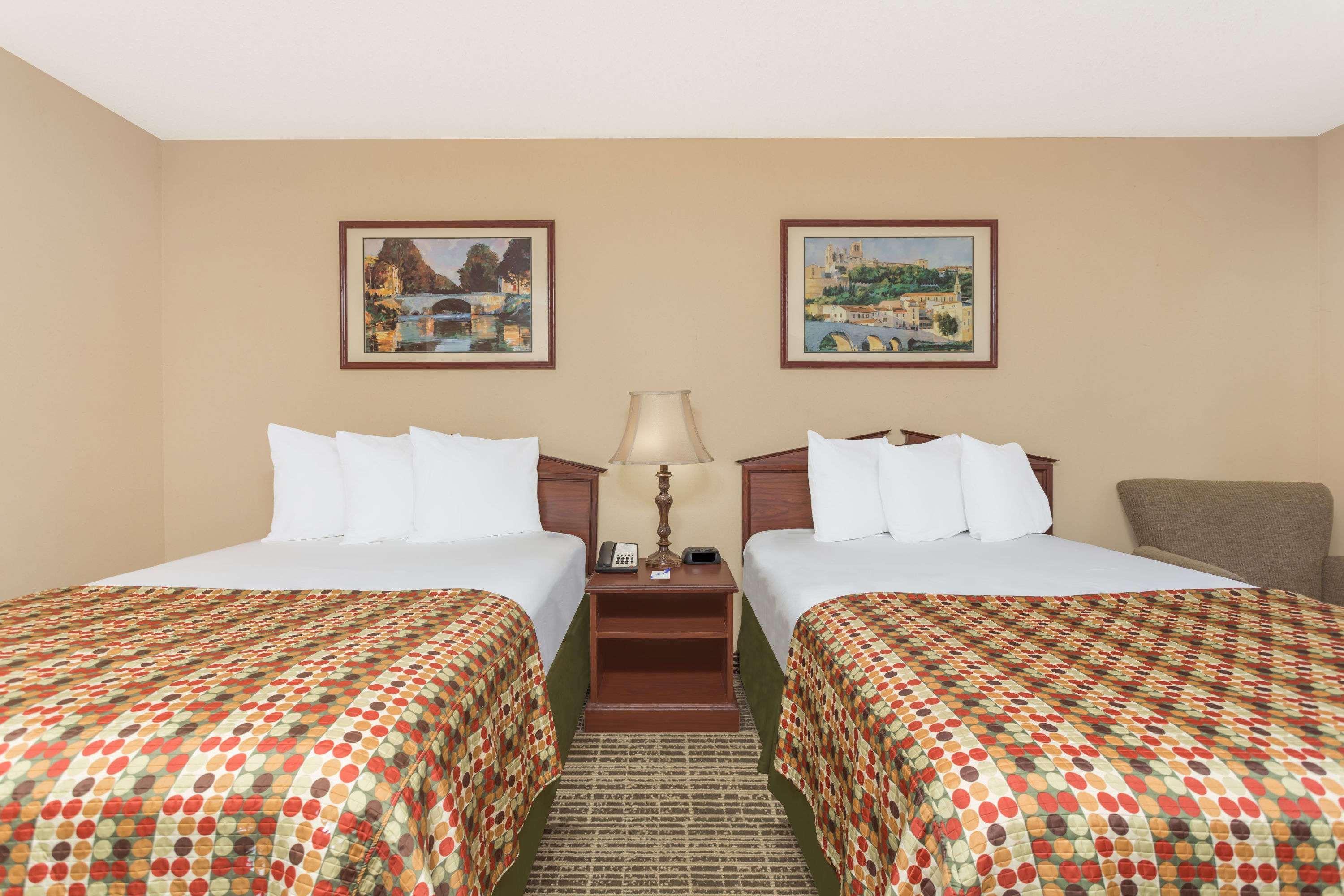 Baymont By Wyndham Anderson Clemson Hotel Екстериор снимка