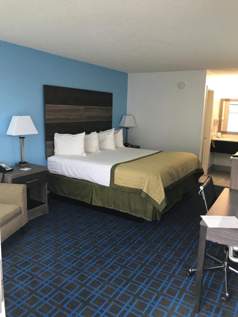 Baymont By Wyndham Anderson Clemson Hotel Екстериор снимка